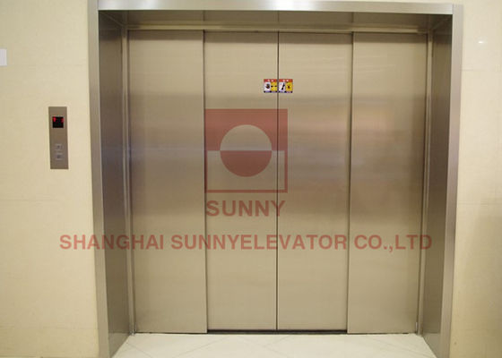 Thang máy vận chuyển hàng hóa nhỏ với tải 5000kg 1,0m/s Tốc độ và 50m Di chuyển cho sử dụng công nghiệp